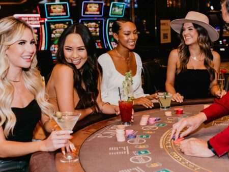 Suy Nghĩ Sự Kết Hợp Giữa Cách Chơi Baccarat và Phương Pháp Đặt Cược